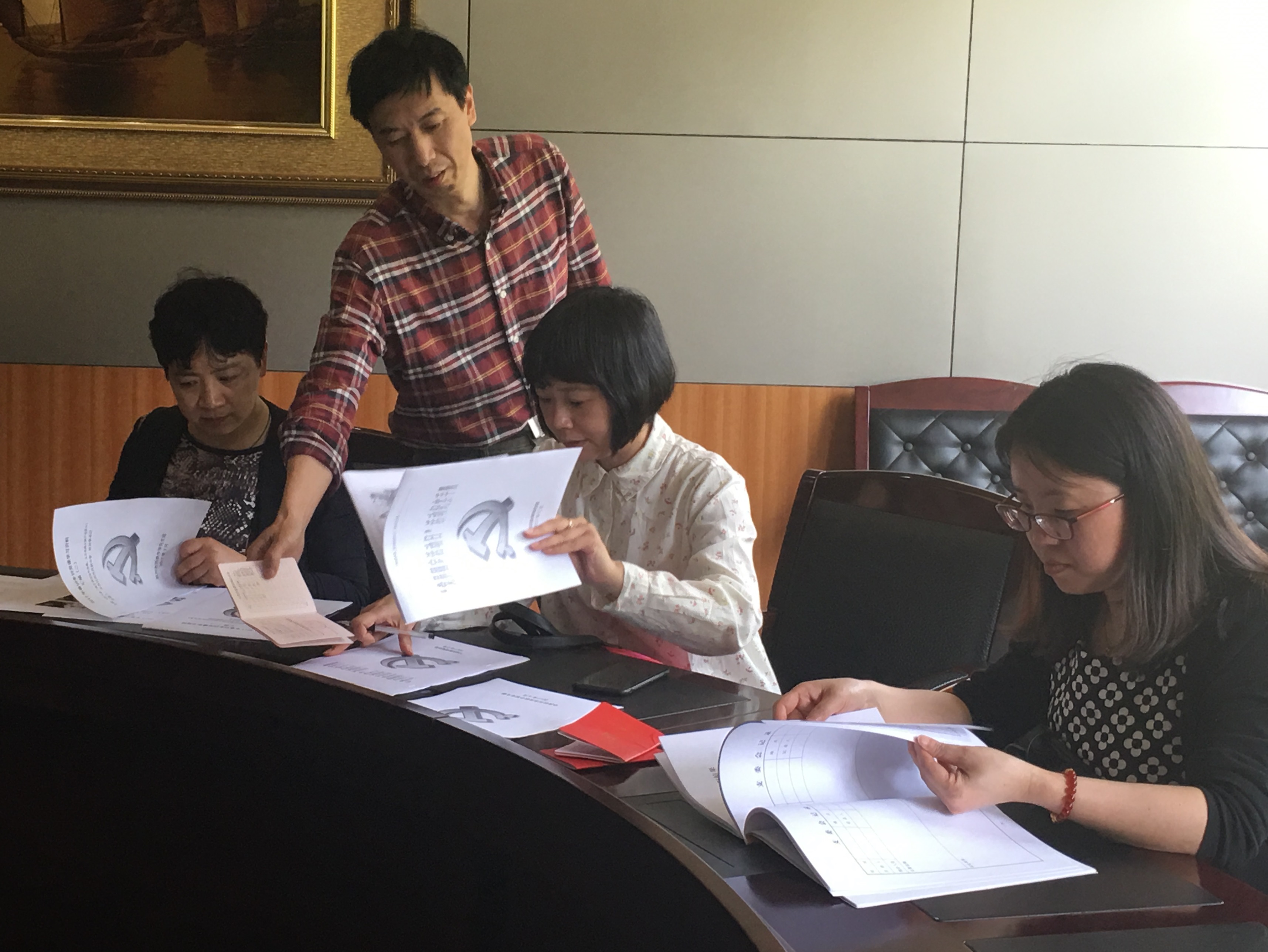 3-2 局黨委開(kāi)展組織生活“三定”式巡查.jpg