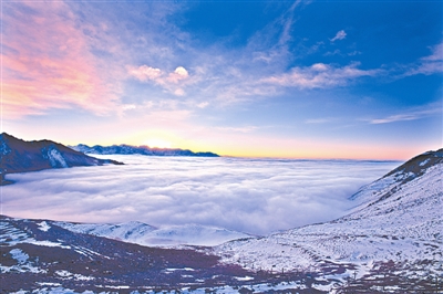 圖為夾金山頂云海。爾楠 攝.jpg